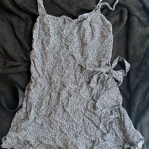 Woman’s Hollister romper